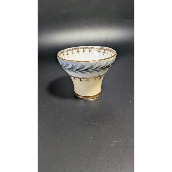 Vintage Aynsley England Bone China Tea Cup Gold Trim - Picture 6 of 14